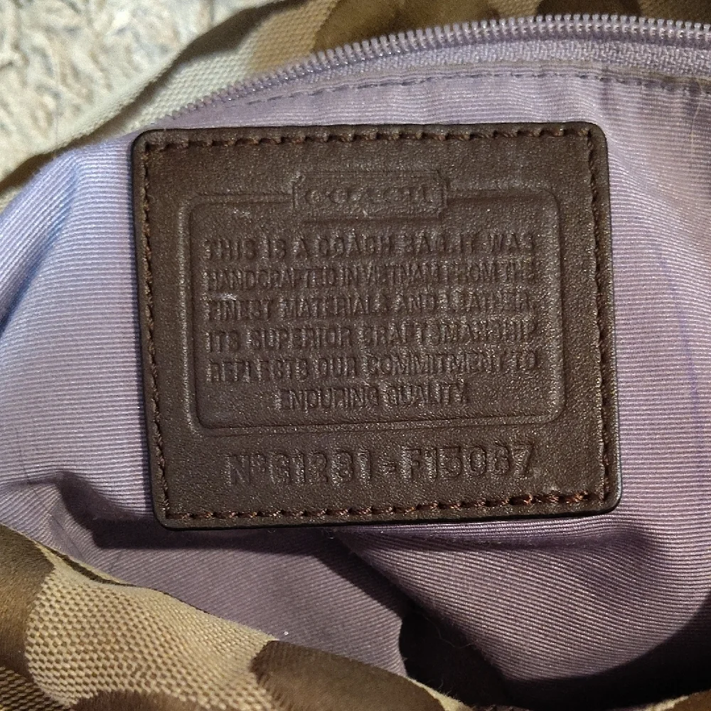 Stylish Coach Tan Shoulder Bag - Picture 2 of 5